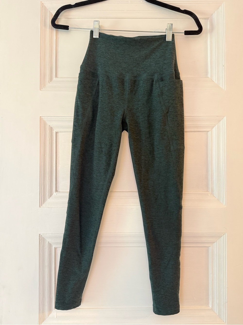 Beyond Yoga Dark Green Spacedye leggings XS